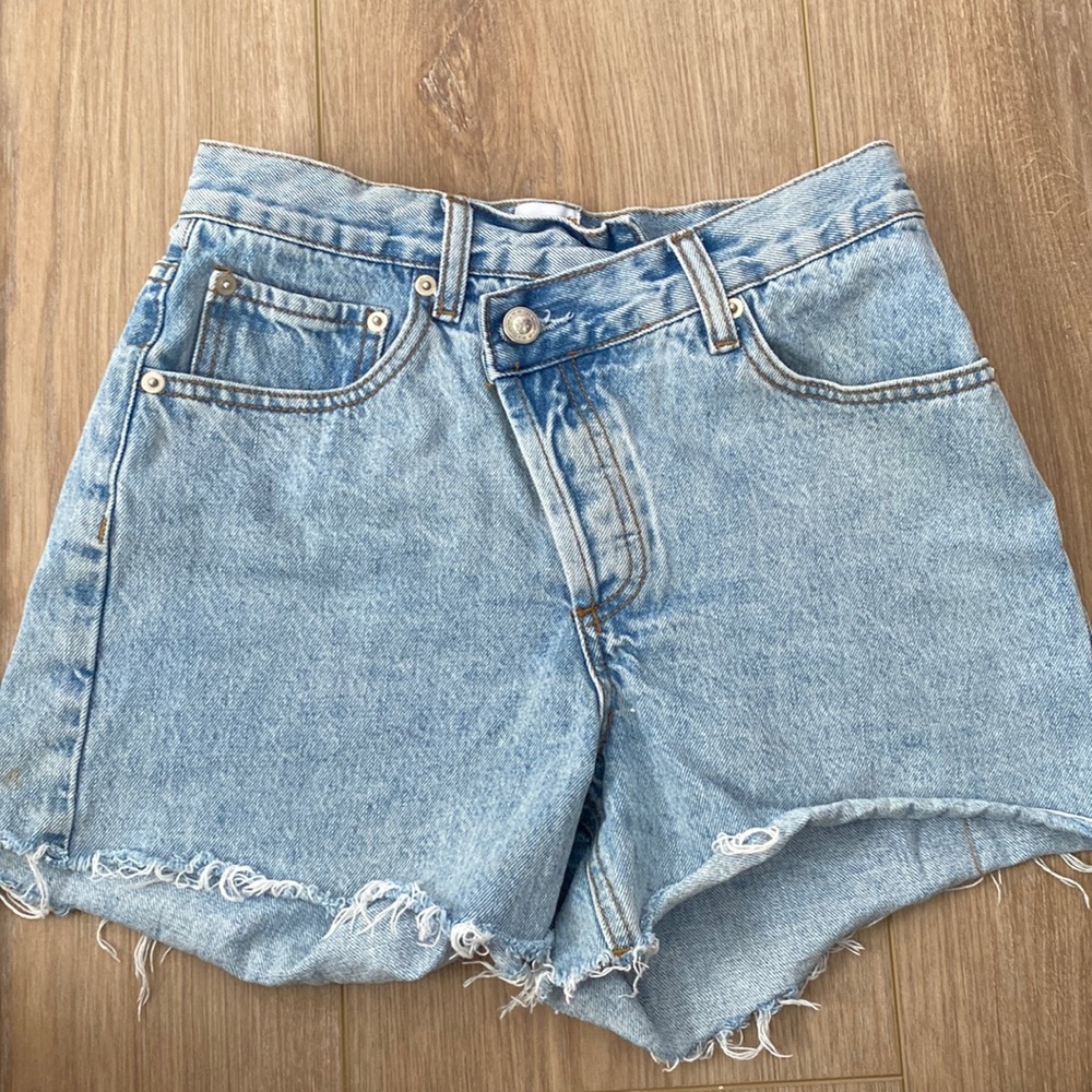princess polly asymmetrical jean shorts size 2